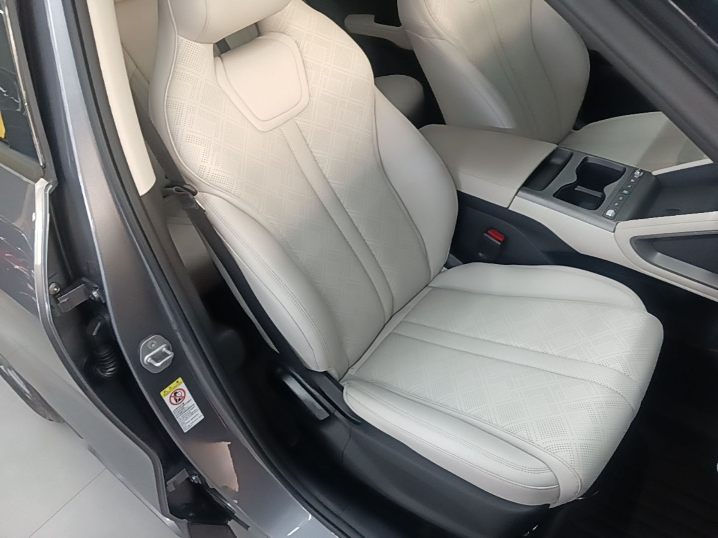 BYD Yuan UP 2025 Intelligent Driving Version 401 KM Dynamic Edition — снимка 19