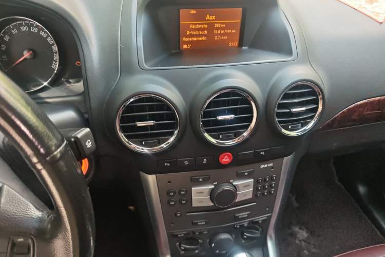 Used Opel Antara 2011 2.4 Luxury Two-Wheel-Drive Version
