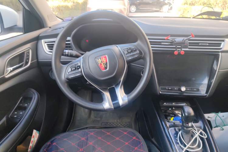 Used Roewe i5 2020 1.5L Automatic 4G Connect Luxury Flagship Edition
