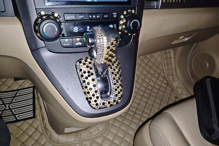 Used Honda CR-V 2010 2.4L automatic four-wheel drive luxury version Gear Lever