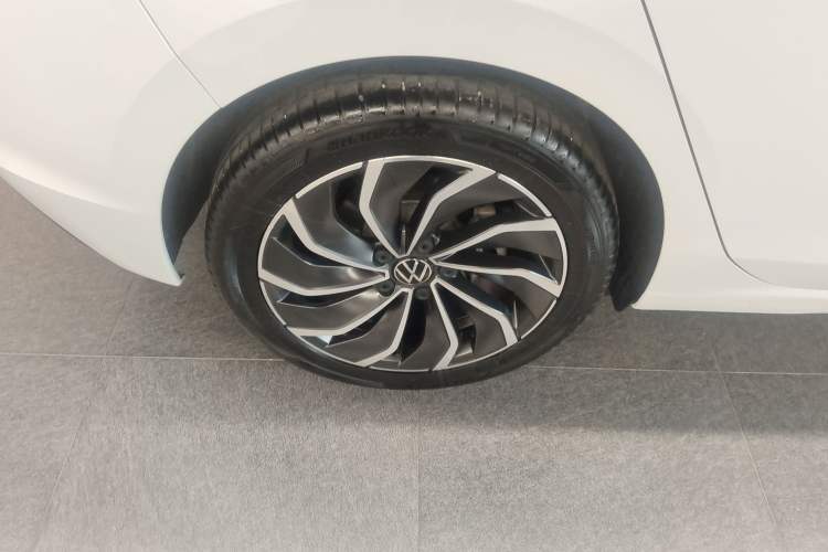 Used Volkswagen Golf 2023 Facelift 280TSI DSG Pro Right Rear Wheel Hub