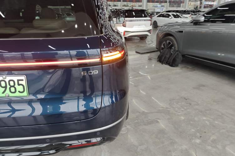 Used Deepal S09 2025 Four-Wheel Drive Ultra+ Custom Edition Exterior 3