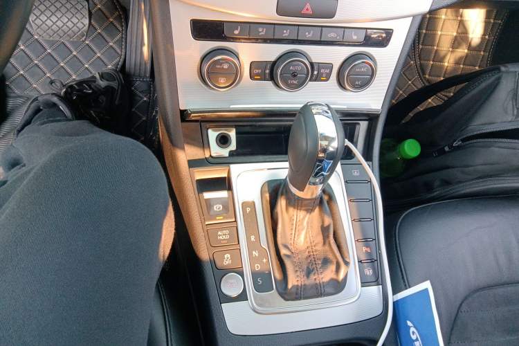 Used Volkswagen Magotan 2015 2.0 TSI Prestige Model