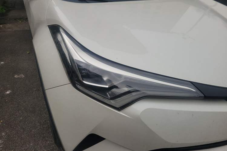 Used Toyota IZOA 2020 2.0L Yichi Version