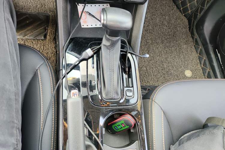 Used GAC Trumpchi GS3 2019 235T Automatic Elite Edition Gear Lever