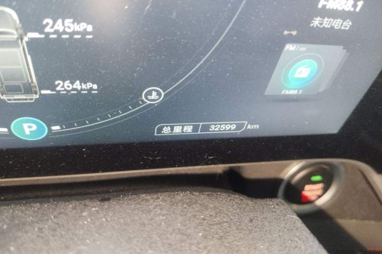 Used SAIC MAXUS T90 RV 2022 2.0T Explorer T90 All-Terrain Green Odometer Close Up