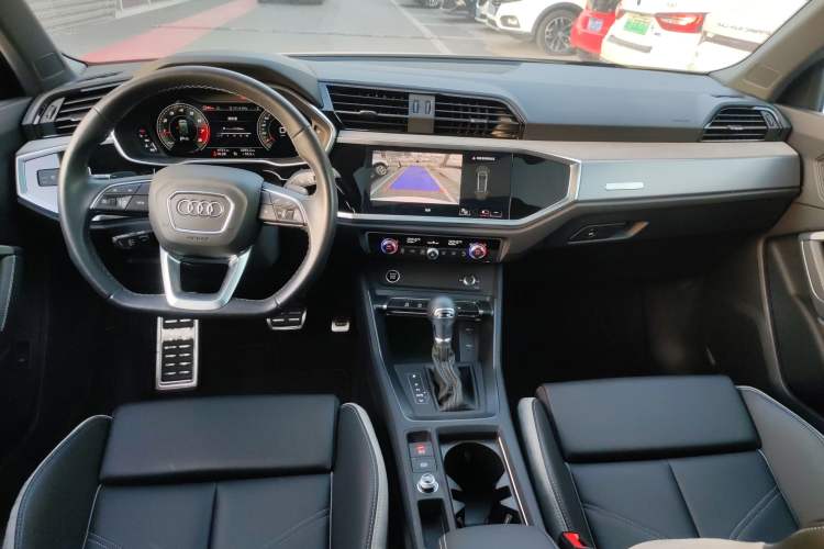 Used Audi Q3 2024 35 TFSI Fashion Dynamic Edition
