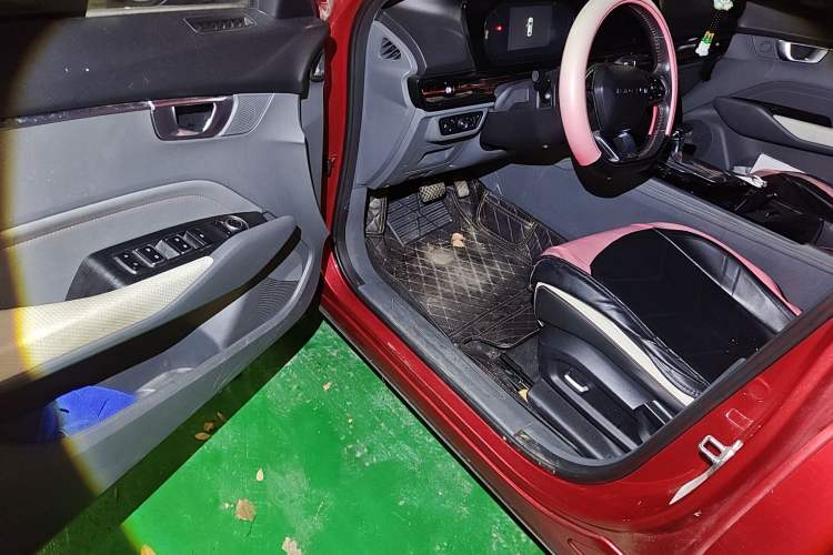 Used Baojun RC-6 2019 1.5T CVT 24-Hour Online Luxury Edition Driver Seat