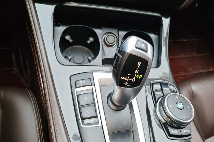 Used BMW 5 Series 2014 525Li Luxury Design Package
