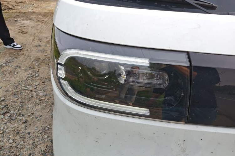 Used SAIC MAXUS Dana V1 2024 V1 Long Wheelbase Low Roof (51 kWh)
