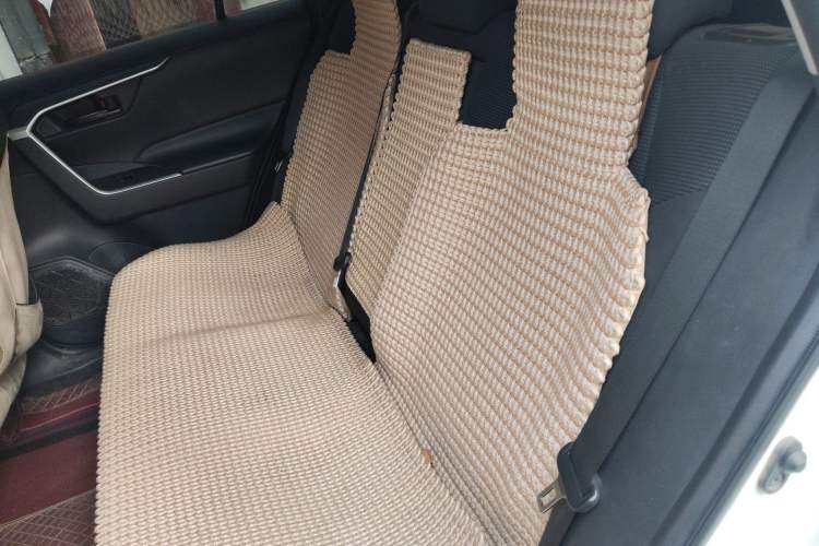 Used Toyota RAV4 2020 2.0L CVT Two-Wheel Drive Urban Edition Interior 4