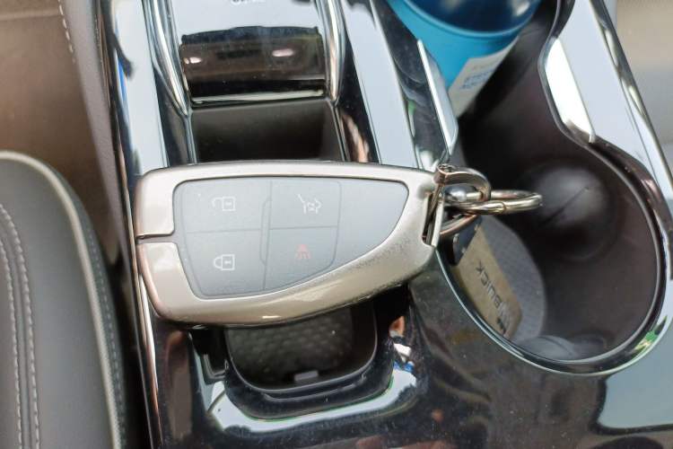 Used Buick Envision 2025 Encore Plus 28T Two-Wheel-Drive Platinum Edition