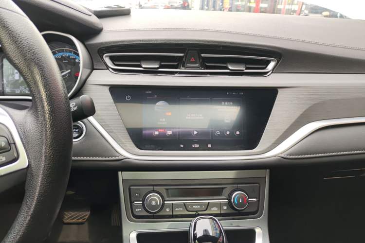 Used Geely Auto Emgrand 2021 UP 1.5L CVT Luxury Model Audio And AC Panel