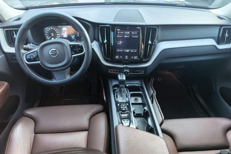 Used Volvo XC60 2020 T5 4x4 Smart Luxury Edition
