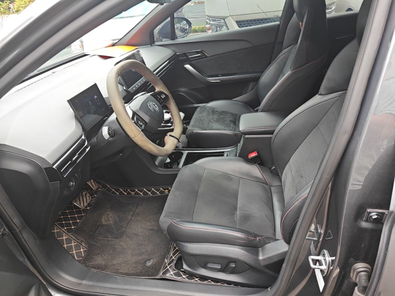MG 4 EV 2022 460 km All-Wheel-Drive Performance Version — снимка 17