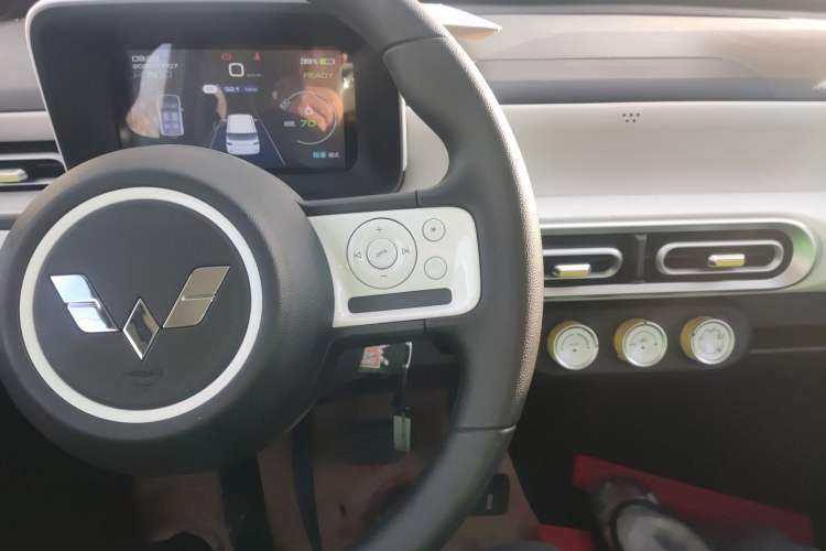 Used Wuling Hongguang MINIEV 2024 3rd Generation 215km Youth Edition
