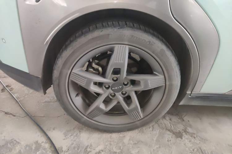 Used AION Y 2022 Plus 70 Tech Edition