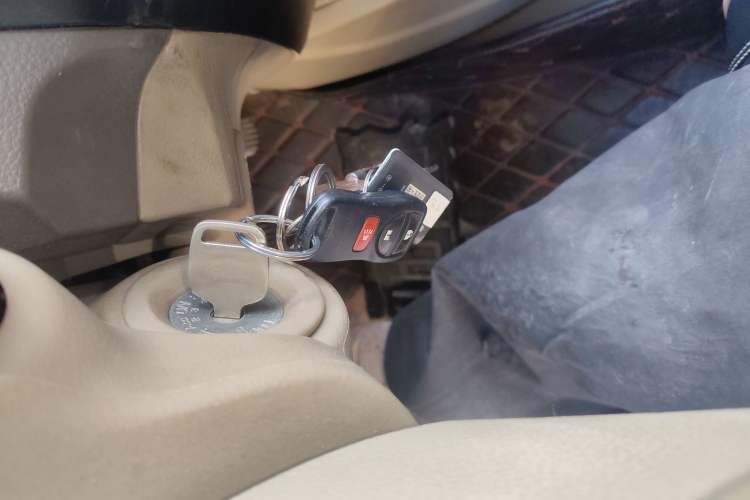 Used Nissan Livina 2009 1.6L Manual All-Around Model
