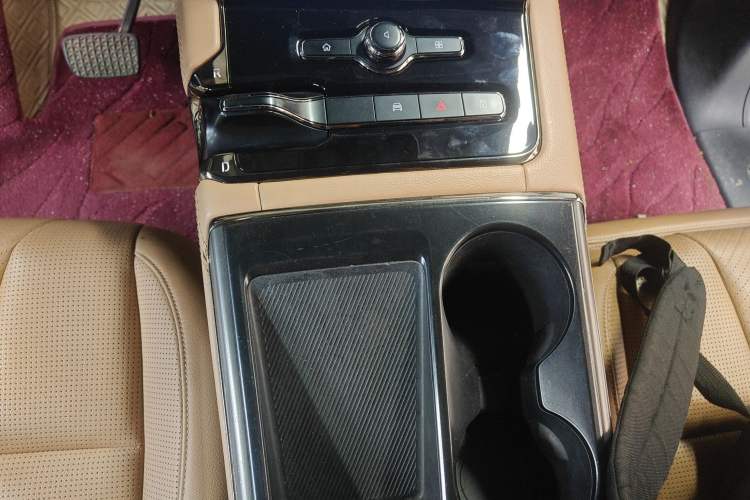 Used Nio ES8 2020 415 km Range 6-Seater Version Gear Lever