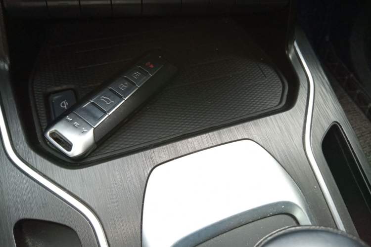 Used Wey VV6 2020 2.0T Two-Wheel Drive Smart Enjoyment+