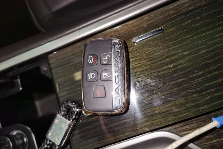 Used Jaguar XF 2015 XF 3.0 SC R-Sport Luxury Edition Interior 1