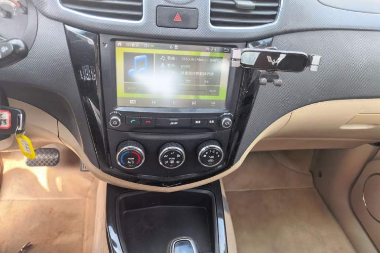 Used Wuling Hongguang 2014 1.5L S Automatic Luxury Model