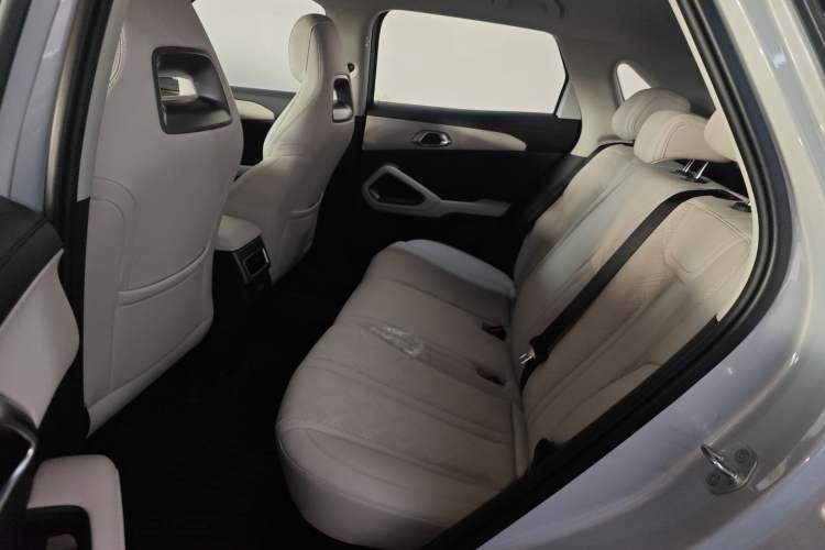 Used BYD Yuan UP 2025 Model 301KM Leading Version