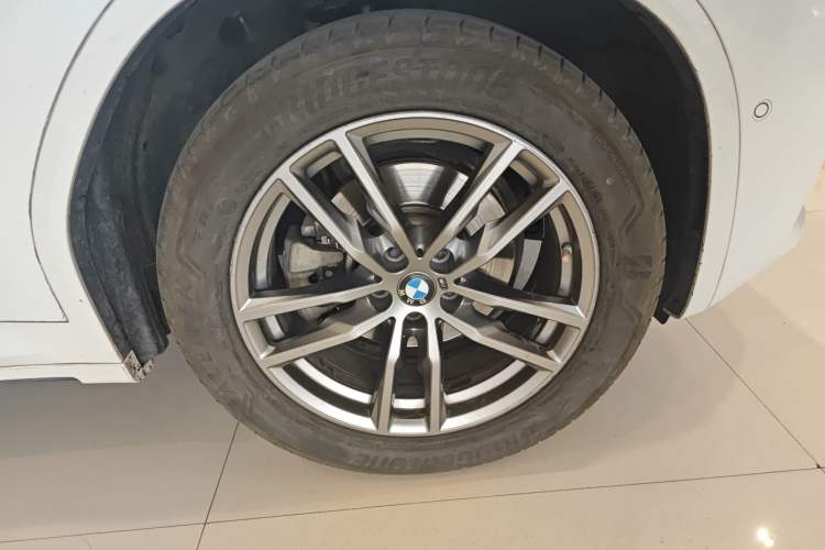 Used BMW X4 2019 xDrive25i M Sport Package Right Front Wheel Hub
