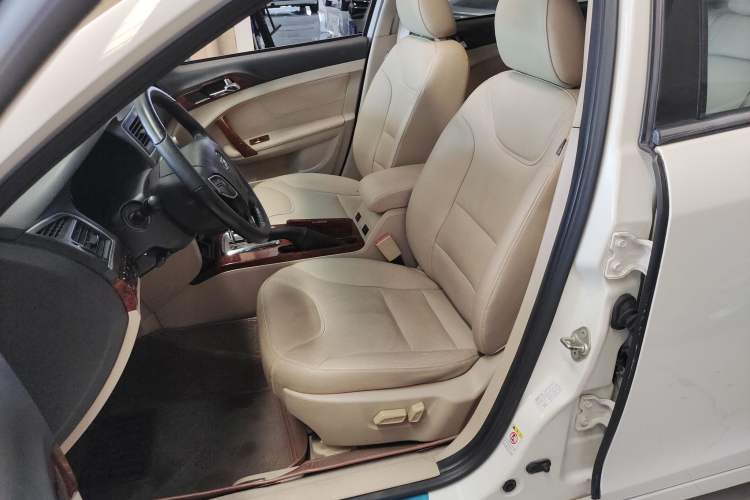 Used GAC Trumpchi GA5 2013 1.8L Automatic Luxury Model
