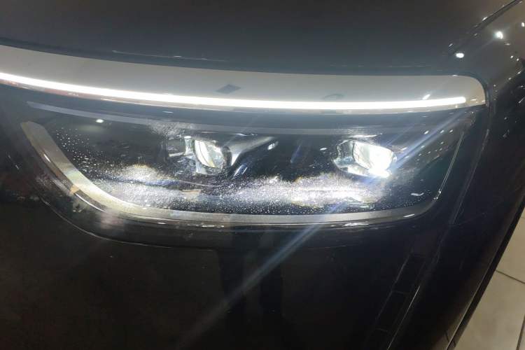 Used Hima AITO M8 2025 Model Pure Electric Max+ Five-Seat Long-Range Version
