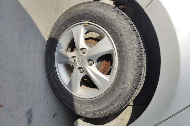 Used Hyundai Verna Ray 2014 1.4L Automatic GLX
