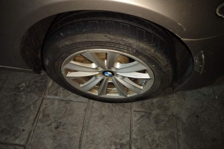 Used BMW 5 Series 2014 520Li Elegant Model
