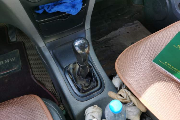 Used Dongfeng Shuaike 2011 1.5L Manual Standard Model 7 Seats China IV Standard Gear Lever