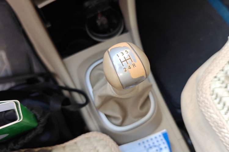 Used Nissan Sylphy 2012 Classic 1.6XE Manual Comfort Edition Gear Lever