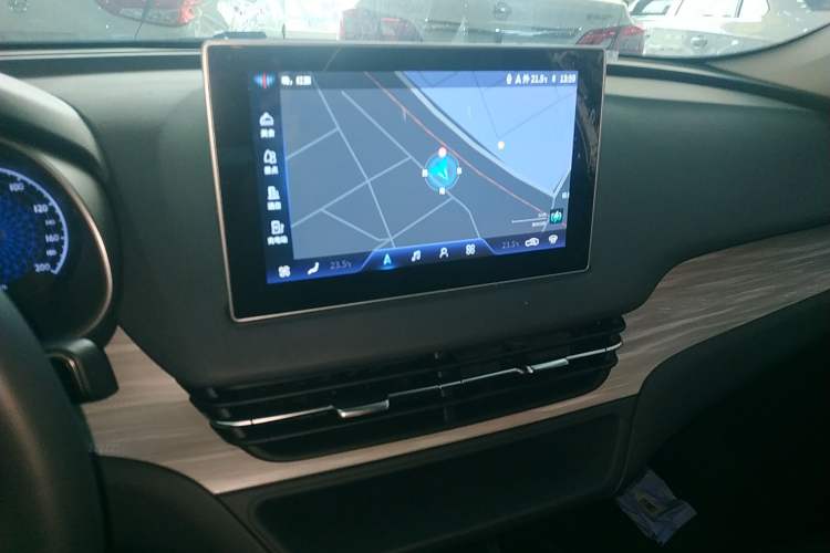 Used Hongqi E-QM5 2024 610 km PLUS
