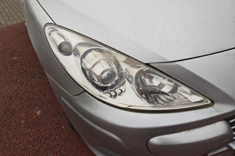 Used Peugeot 307 2010 Hatchback 1.6L Manual Comfort Edition
