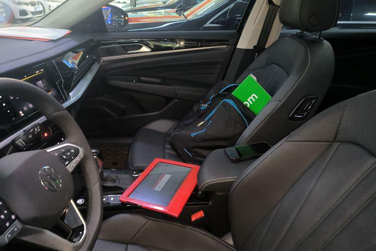 Used Volkswagen Passat 2025 Premium Version 380TSI Dragon Edition
