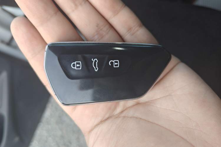 Used Volkswagen Golf 2025 300TSI R-Line Vehicle Key