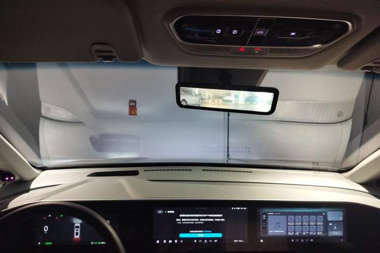 Used SAIC MAXUS Dajia 9 2022 Long-Range High-Mountain Six-Seater Version Headliner