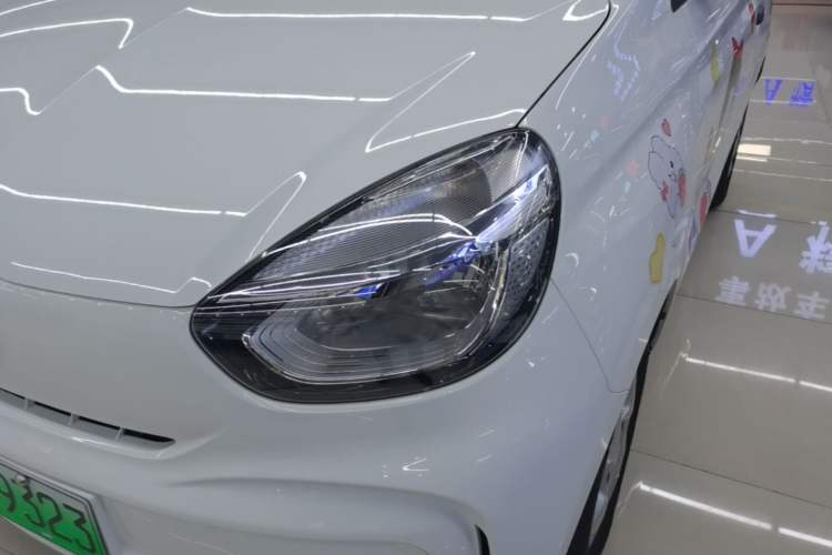 Used Roewe Clever 2021 302 km New Four-Seater Super-Efficient Version
