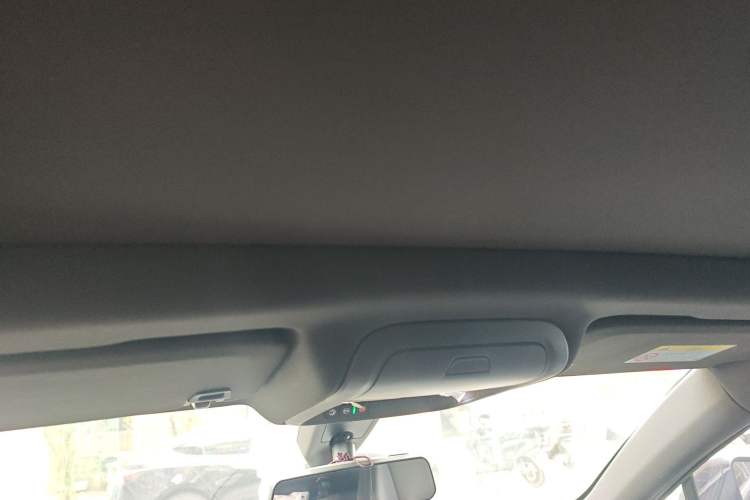 Used Cadillac XT4 2018 28T Two-Wheel Drive Tech Version Headliner