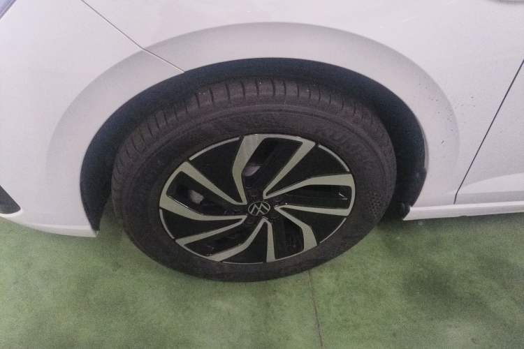 Used Volkswagen Lavida 2023 New Sharp 1.5L Automatic Outstanding New Vision Edition Exterior 4