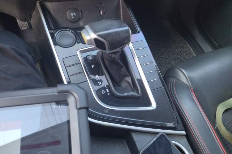 Used FORTHING Joyear X5 2017 Enjoy Series 1.6L CVT Luxury Model