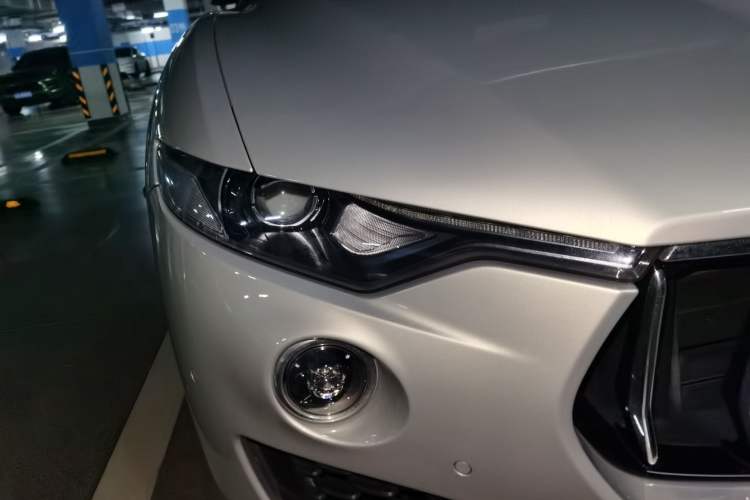 Used Maserati Levante 2016 3.0T Standard Edition Right Front Headlight