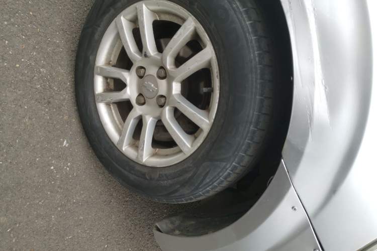 Used Chevrolet Aveo Sonic 2011 Sedan 1.4L MT SL