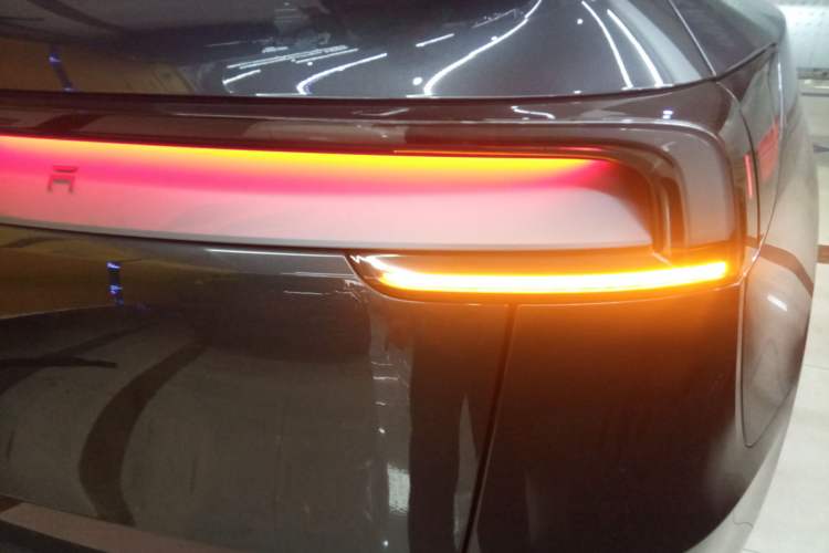 Used Tesla Model Y 2025 Rear-Wheel-Drive Version