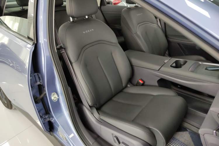Used Nissan N6 2026 Model 180 Max Right Front Seat