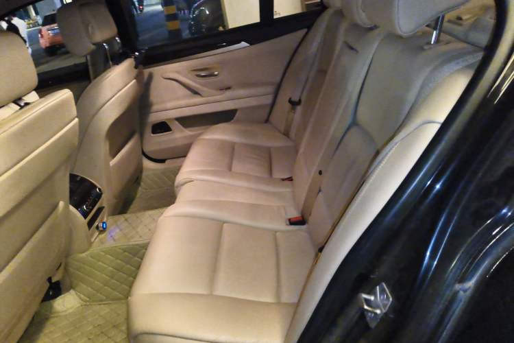 Used BMW 5 Series 2013 535Li Leading Model
