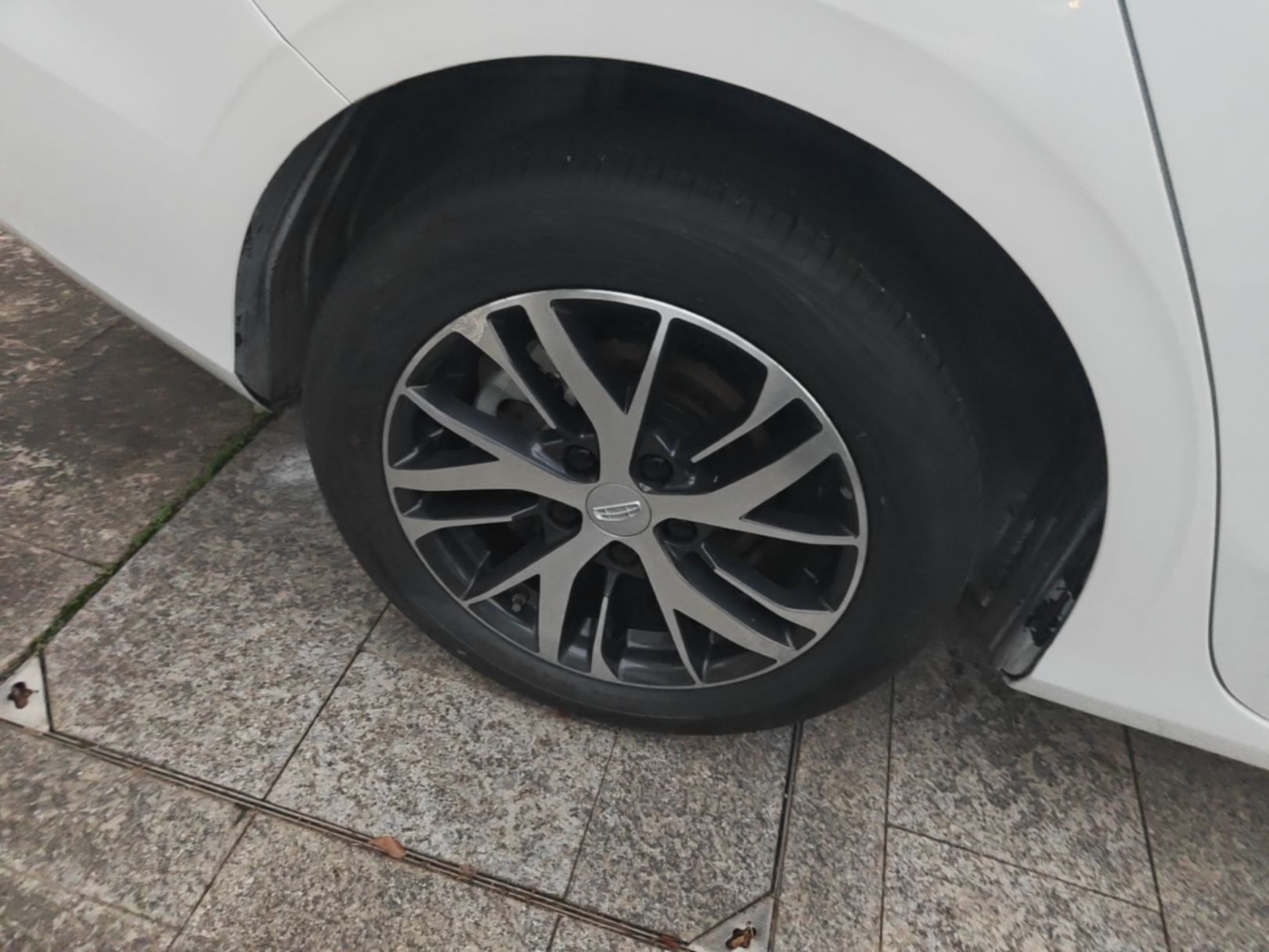 Geely Auto Emgrand 2025 4th Generation 1.5L CVT Longteng Edition — снимка 11