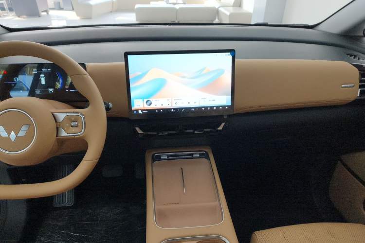 Used Wuling Wuling Starlight 730 2025 Model Plug-in Hybrid 125km Luxury Edition